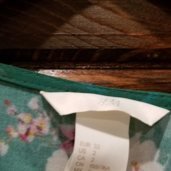 Tropic floral long sleeve top - Picture 3 of 3